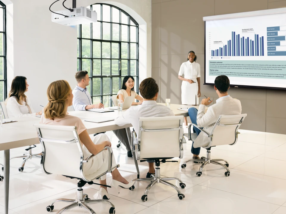 Scenario-meeting_room_pc.webp