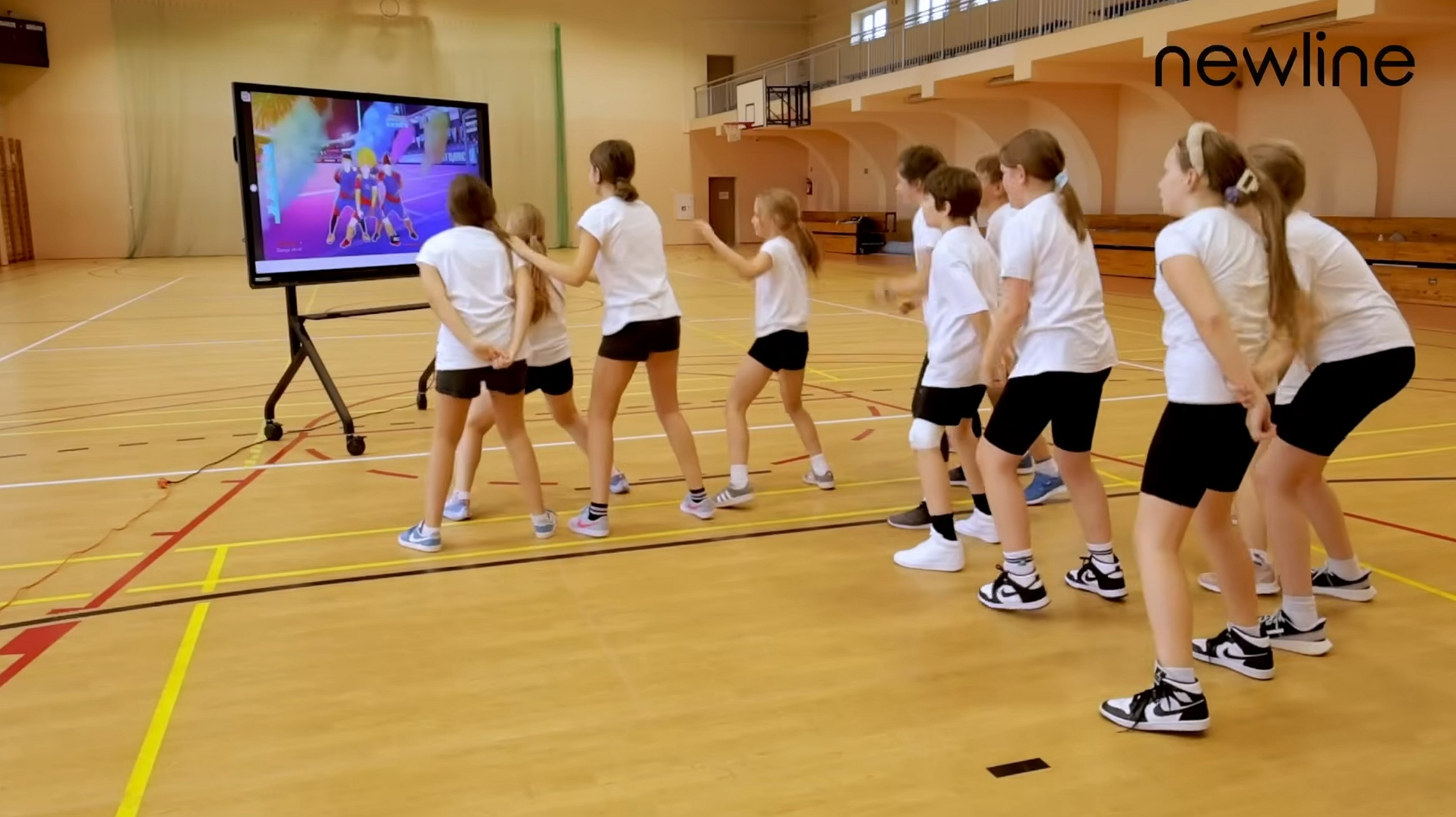 Monitor interaktywny Newline Lyra w Szkole Podstawowej nr 87 w Warszawie