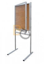 Gablota wewnętrzna 2x3 na stojaku model 1 4×A4 - korkowa
