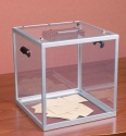 Urna wyborcza przezroczysta z pleksi z licznikiem i klapą - wysokość 45cm